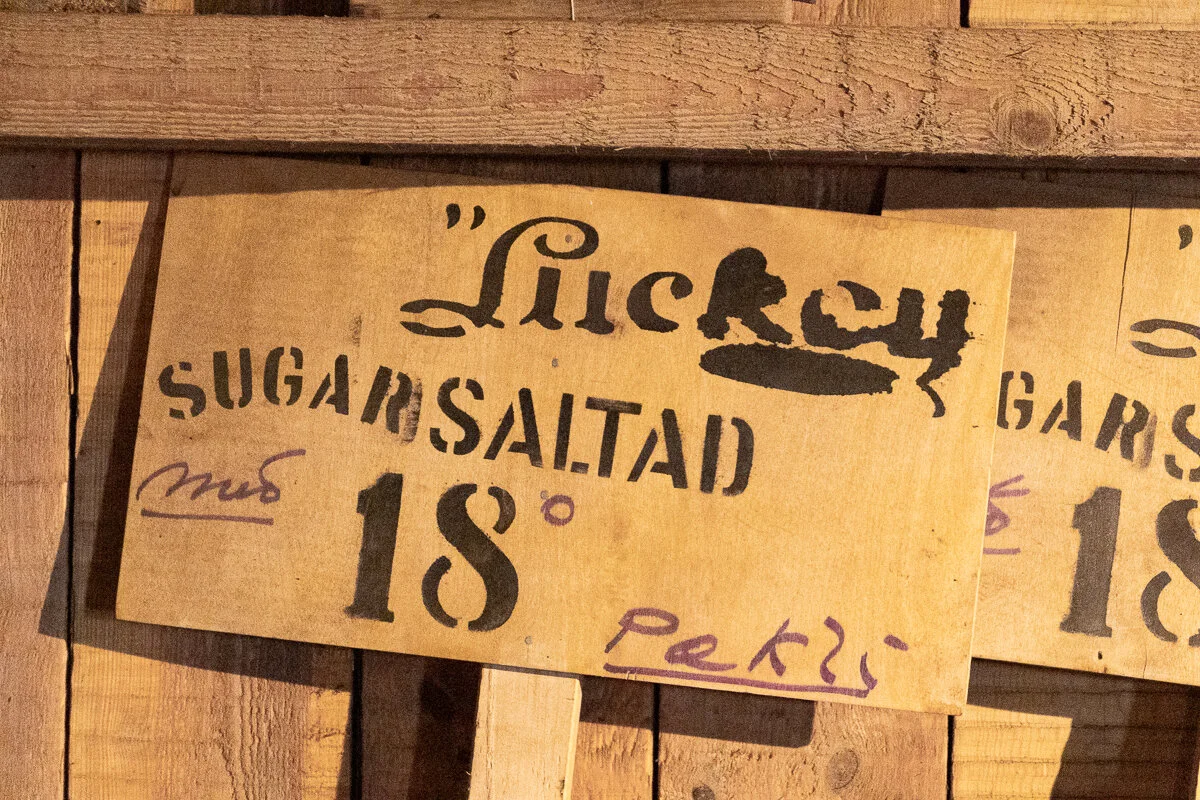 étiquette de tonneau indiquant "sugar salted" et le numéro 18