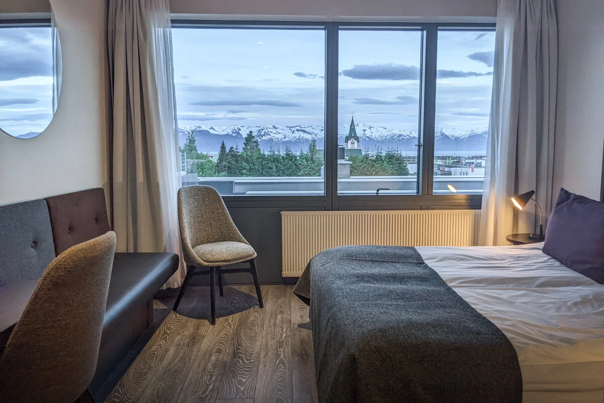 chambre d'hôtel avec vue sur la baie