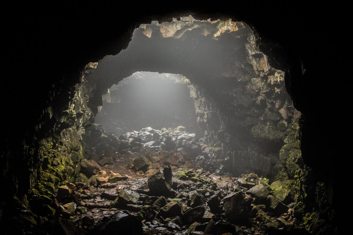 vue de l'intérieur d'une grotte