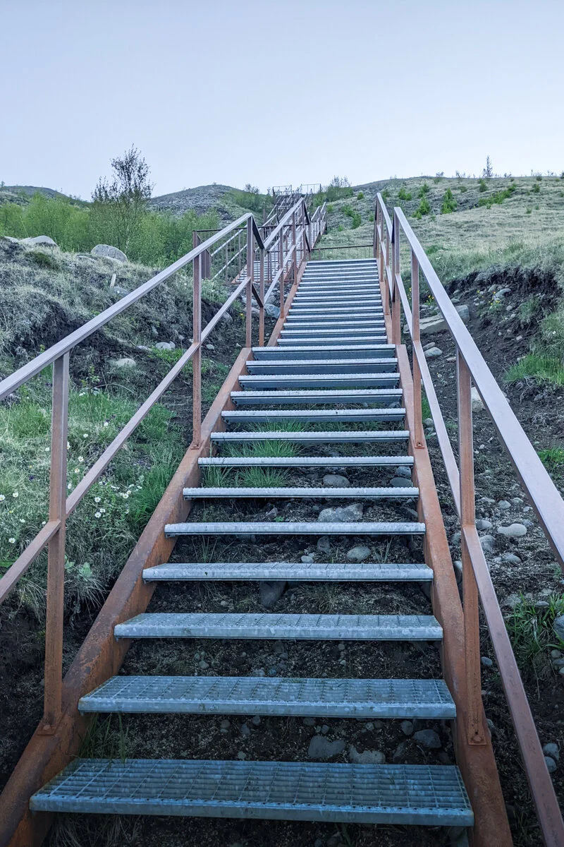 Escalier d'accès à la plateforme d'observation du canyon