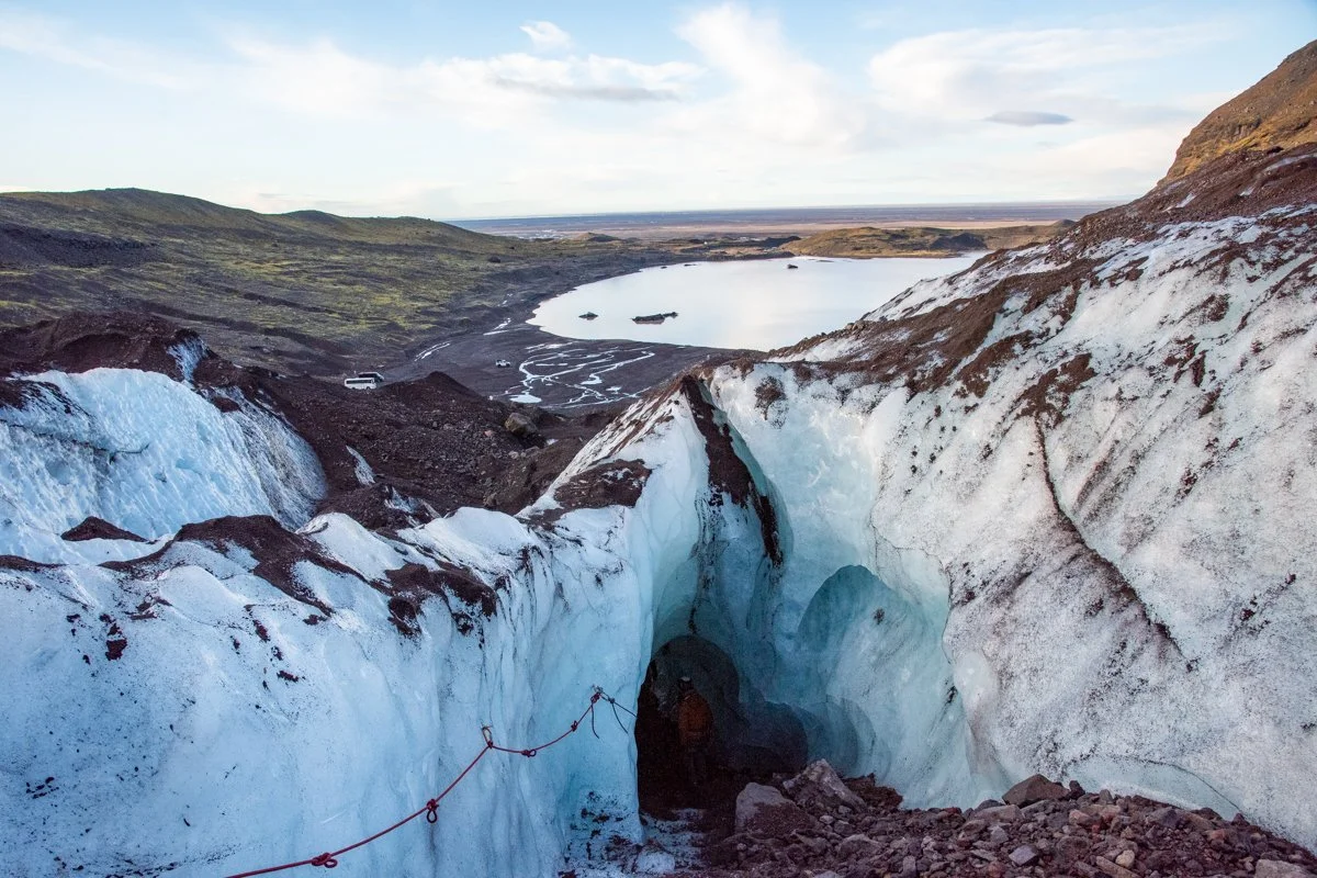 vue sur un lac depuis un glacier