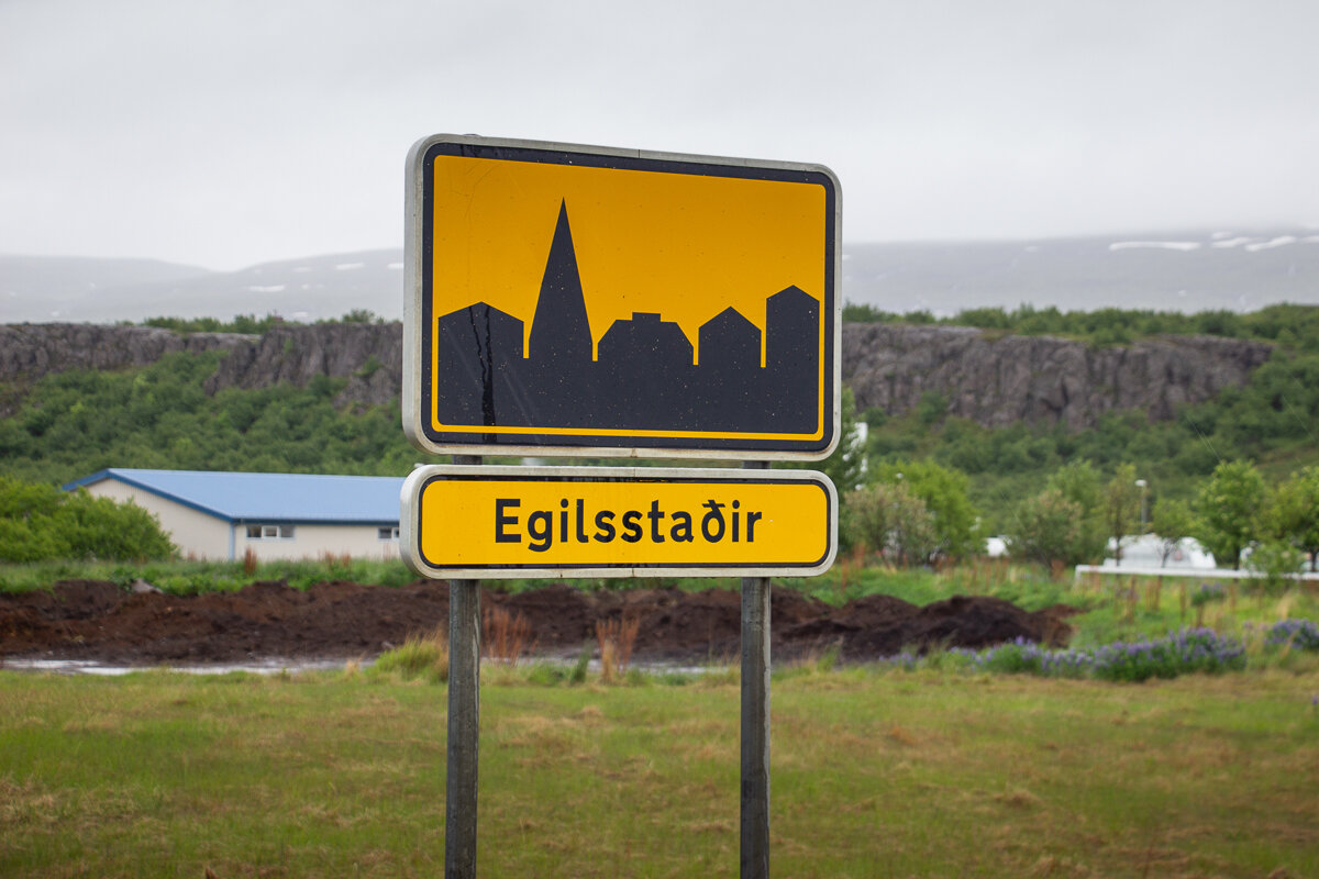 Panneau d'entrée à Egilsstadir