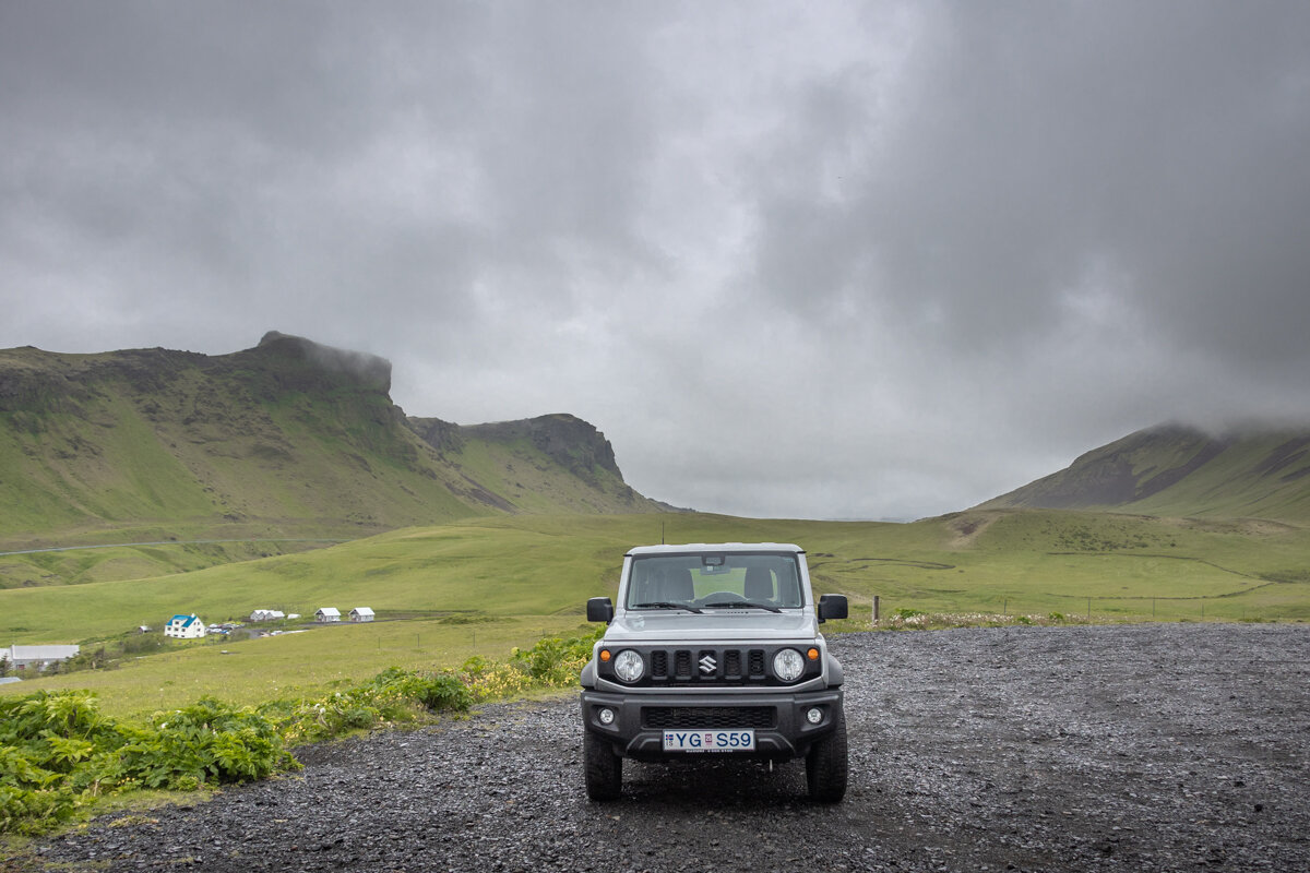 4x4 sur une route en Islande