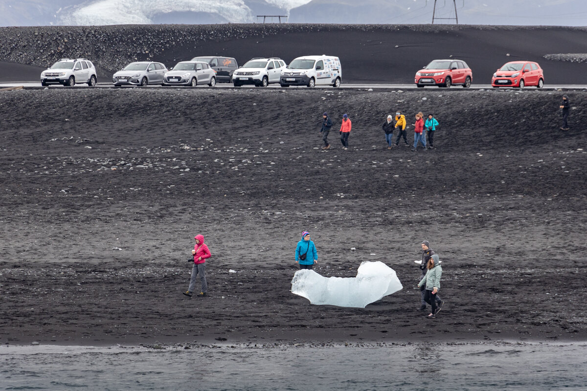 Bloc de glace sur la Diamond Beach à Jokulsarlon