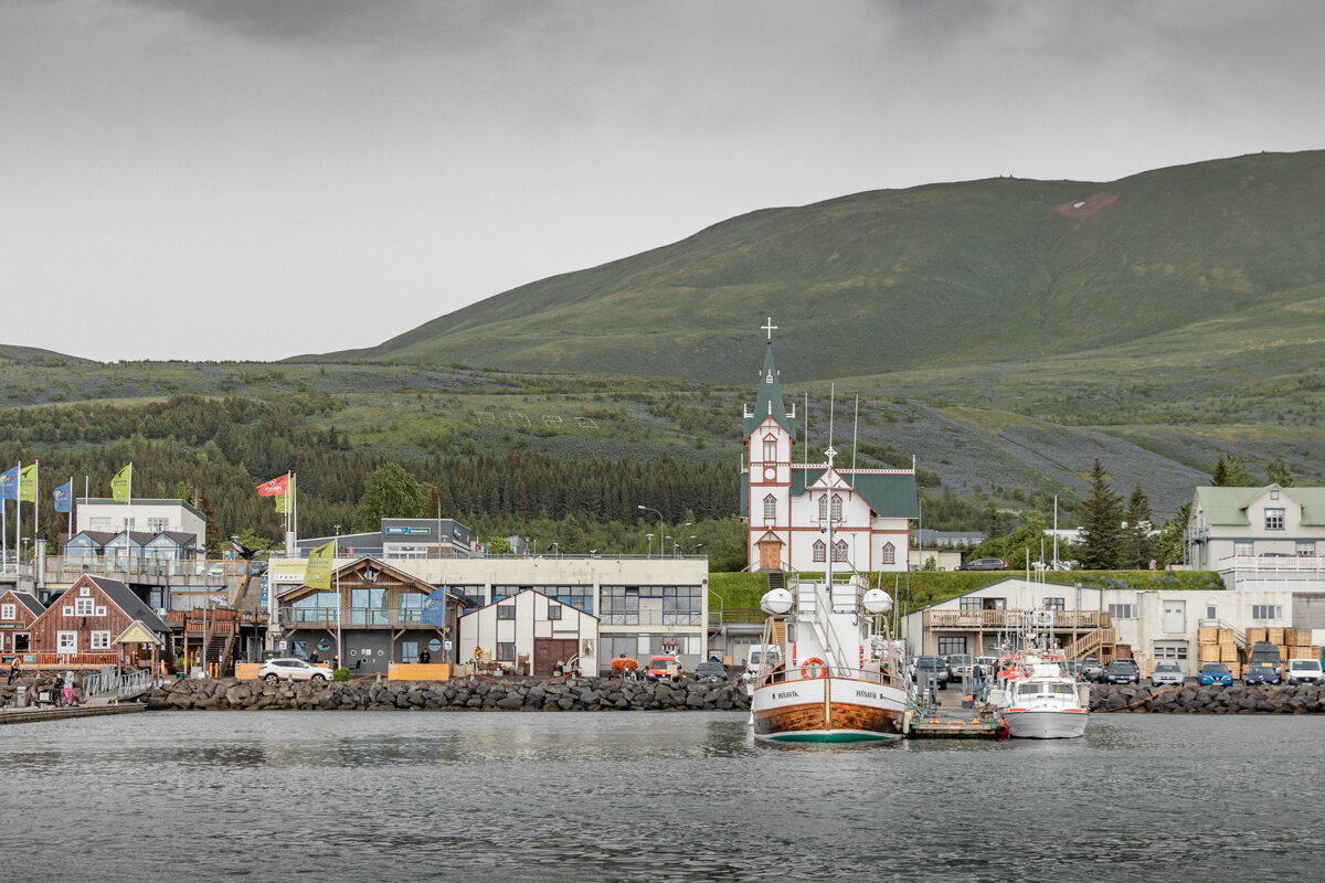 Eglise d'Husavik depuis la mer