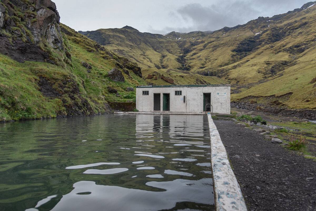 Piscine de Seljavallalaug en Islande