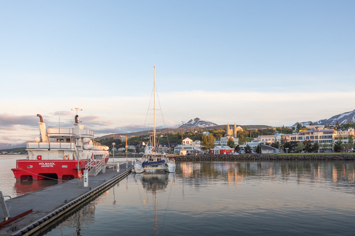 Ponton sur le port d'Akureyri