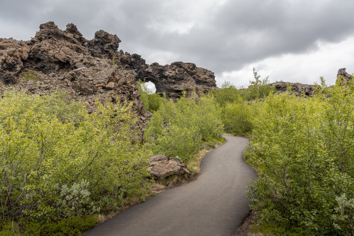 Chemin de promenade à Dimmuborgir