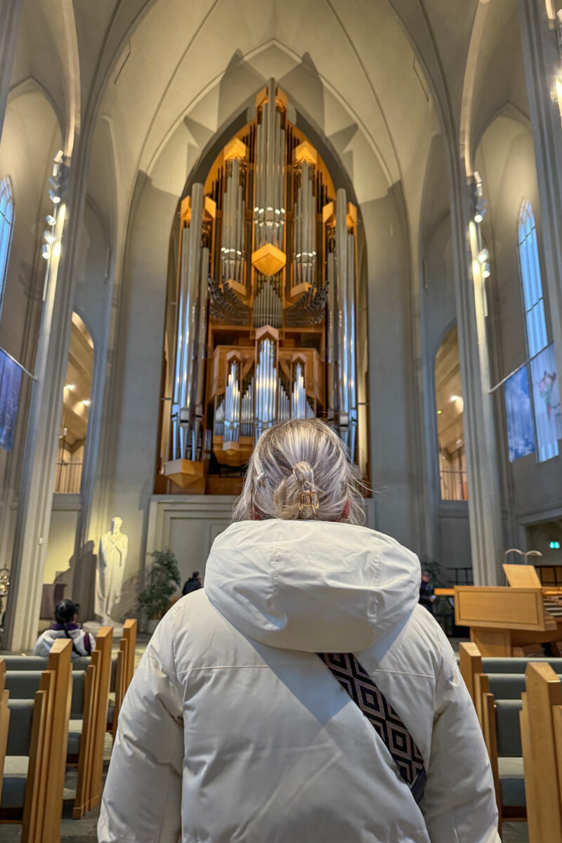 A l'intérieur de l'église de Reykjavik