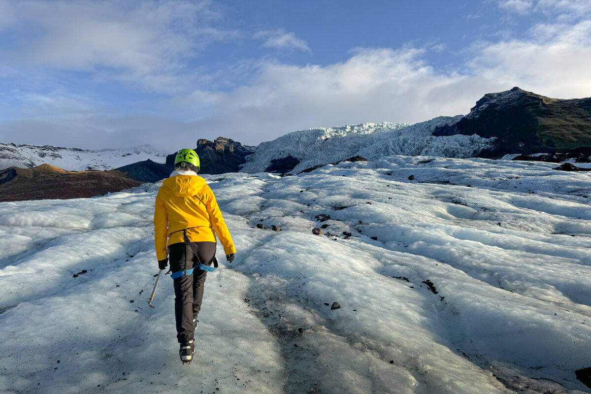 Marche sur un glacier en Islande